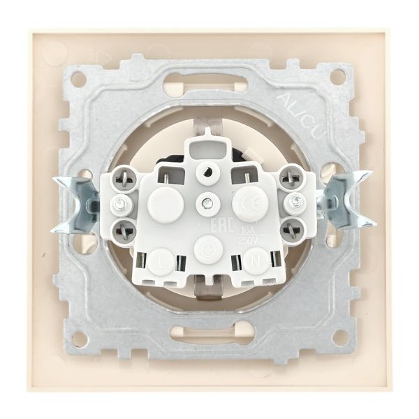 Валенсия розетка 1-местная с/з 16А кремовая с защ. штор. EKF PROxima