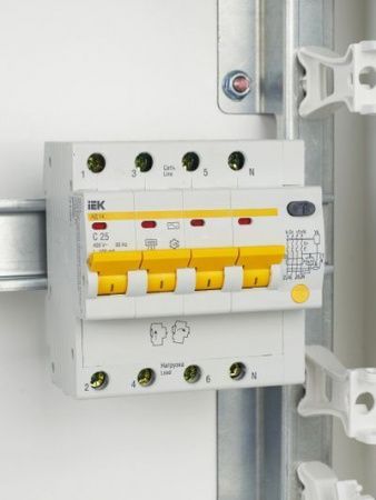 KARAT Дифференциальный автомат АД14 4P 25А 100мА тип AC IEK